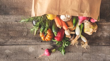 GettyImages-fresh vegetable groceries spilling