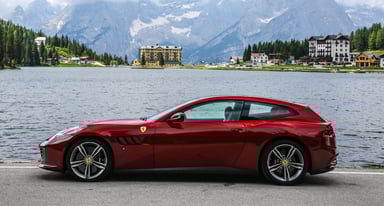 160492-car_Ferrari-GTC4Lusso