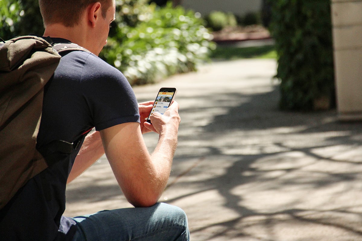 A college student uses Tapingo.