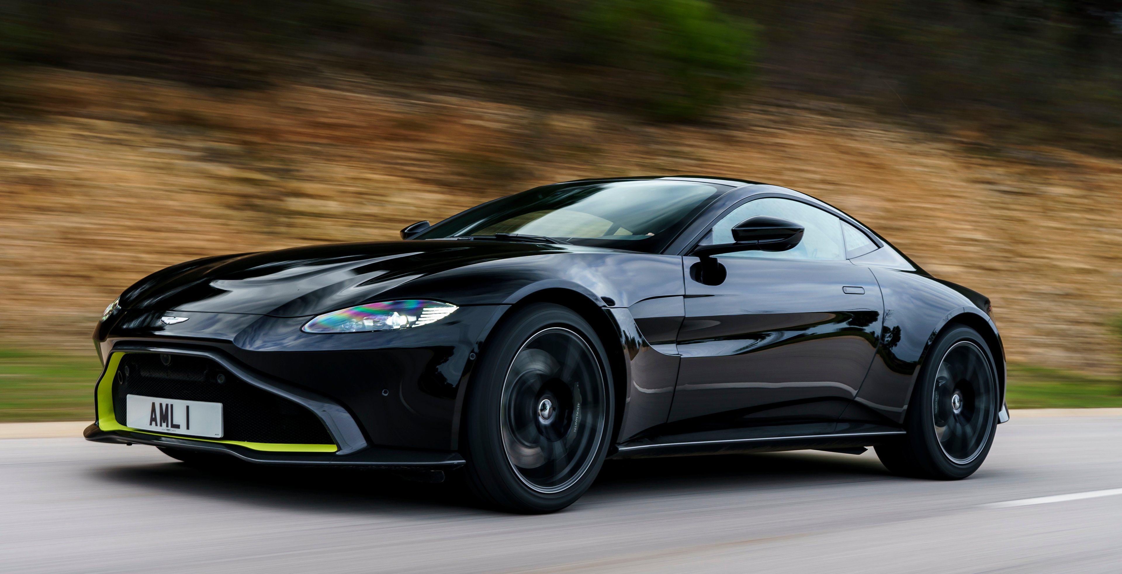 Aston_Martin_V8_Vantage_AML_1__Portugal_22696