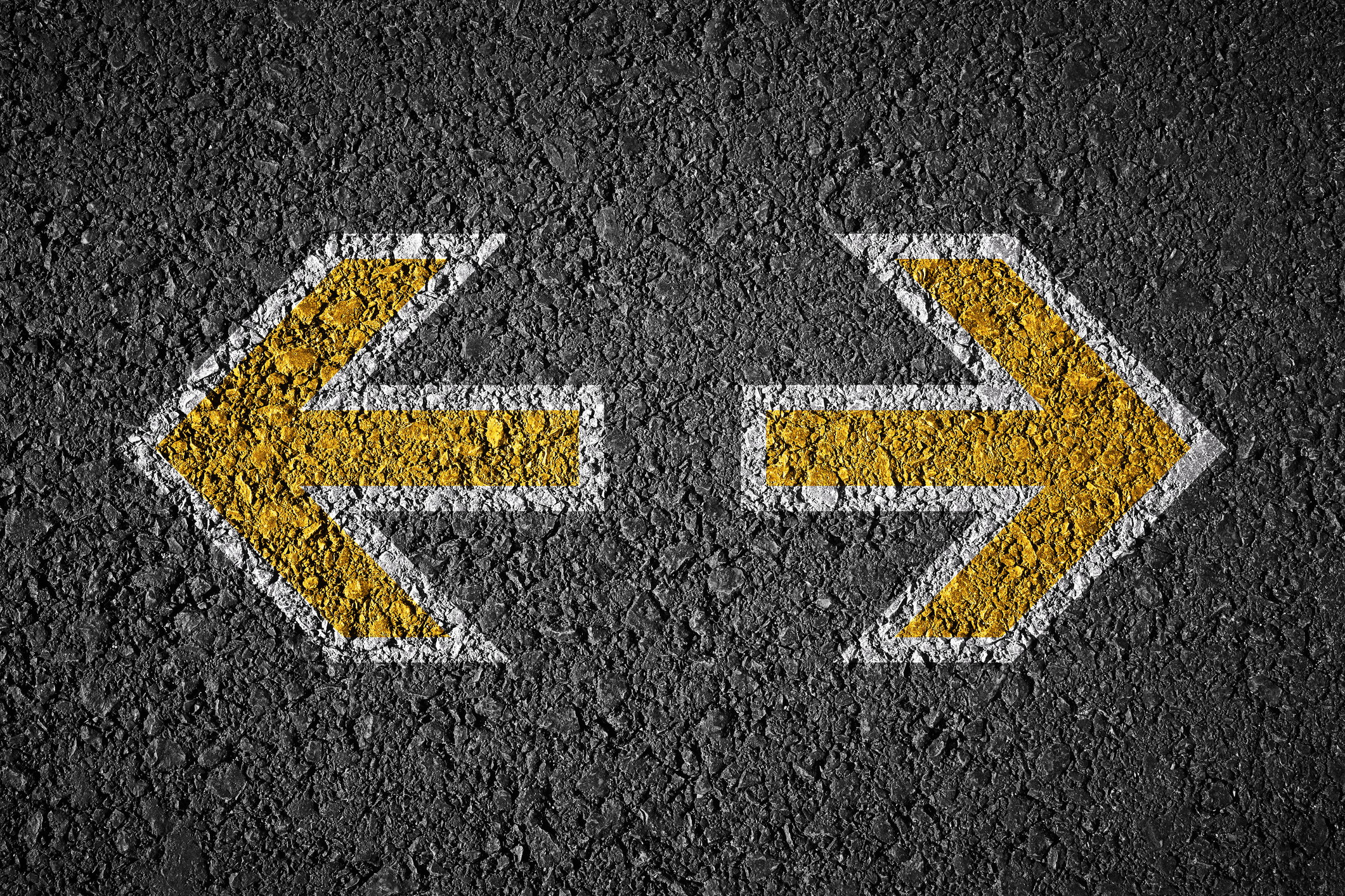 Two arrows pointing in opposite directions.