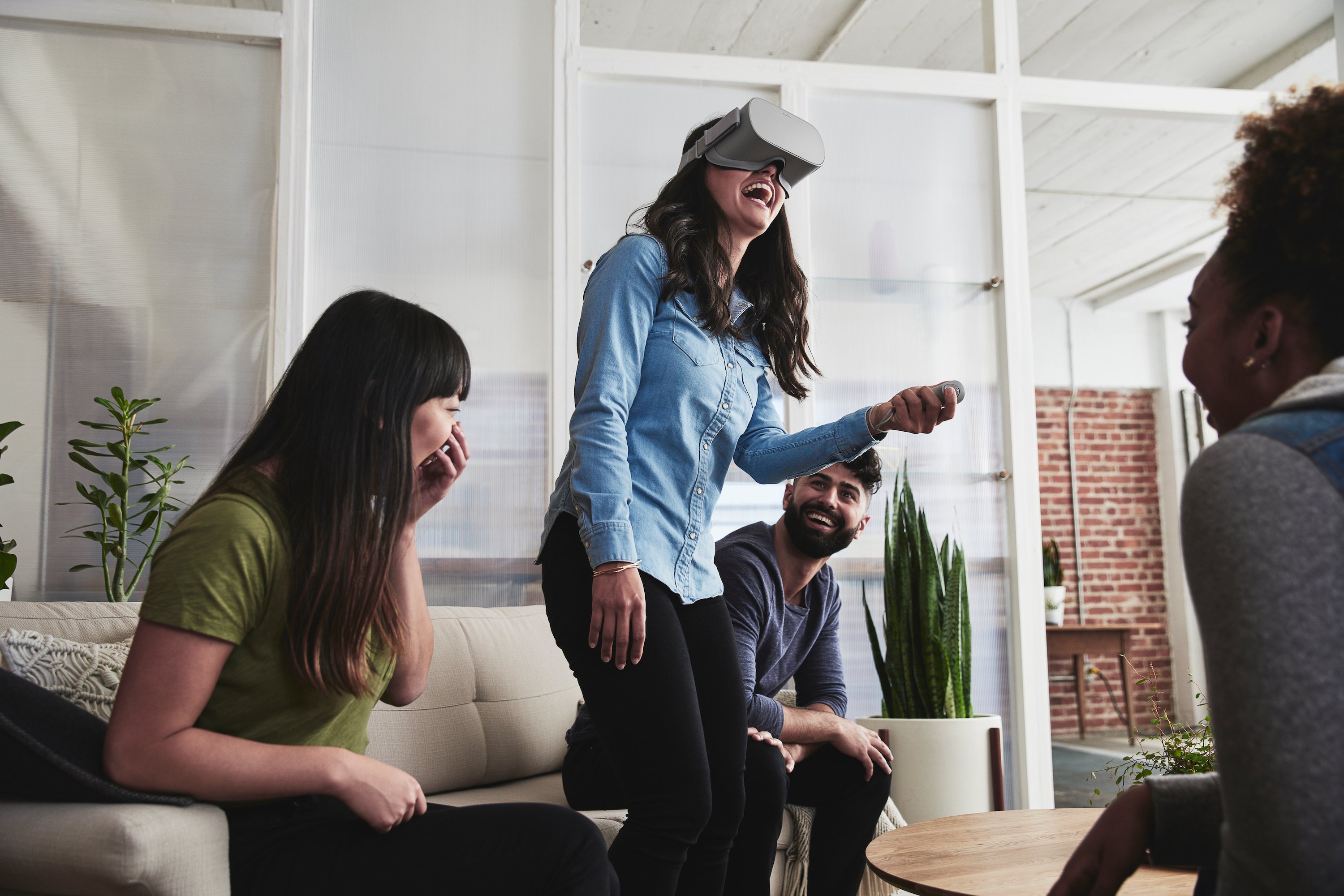 People using the Oculus Go