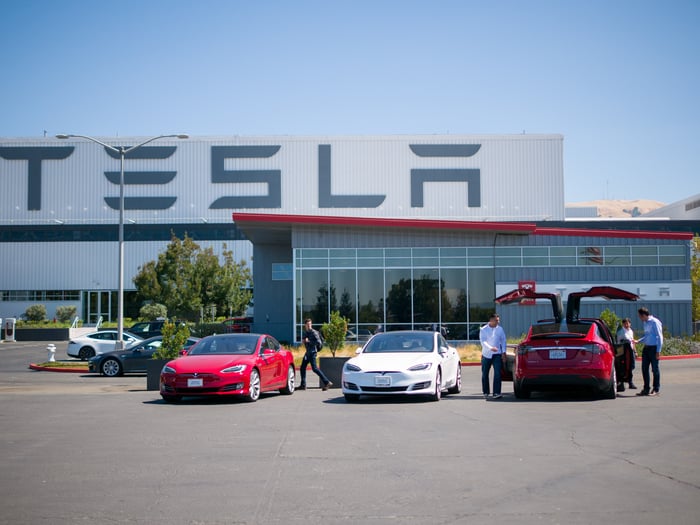 Tesla Model S And X Vehicles Boast Superior Resale Value