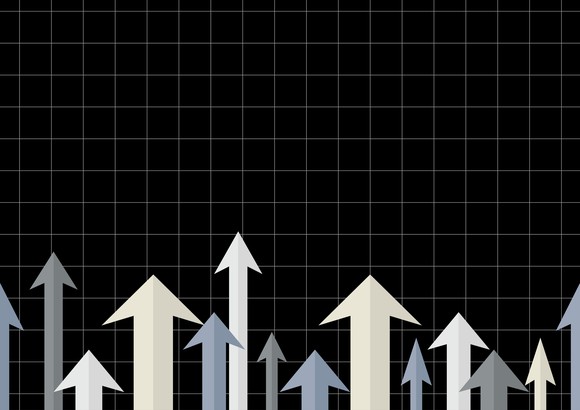 Arrows on black background pointing upward.