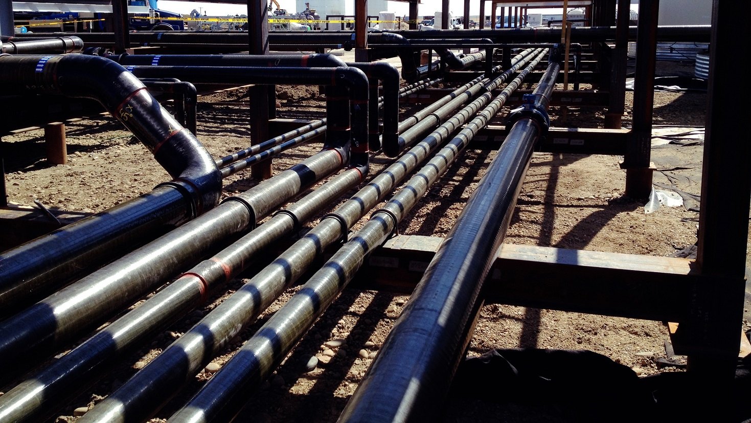 Network of pipelines supported by the same rigging infrastructure.