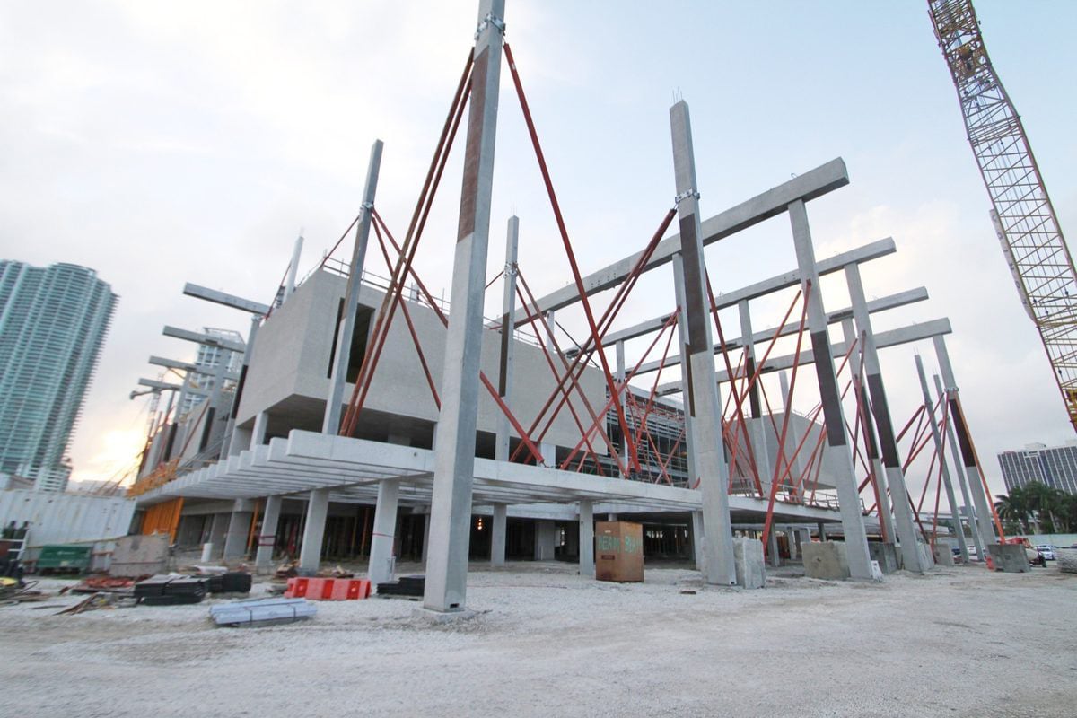 Miami Art Museum under construction.