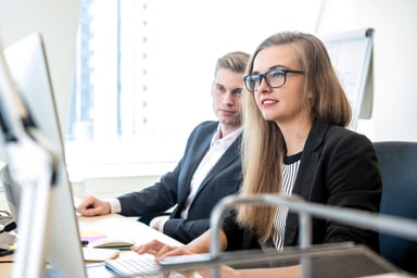 businesswoman_computer