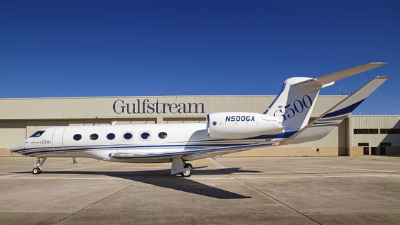 Gulfstream's G500 in front of a hangar