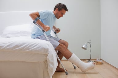 man with crutches_GettyImages-107429864