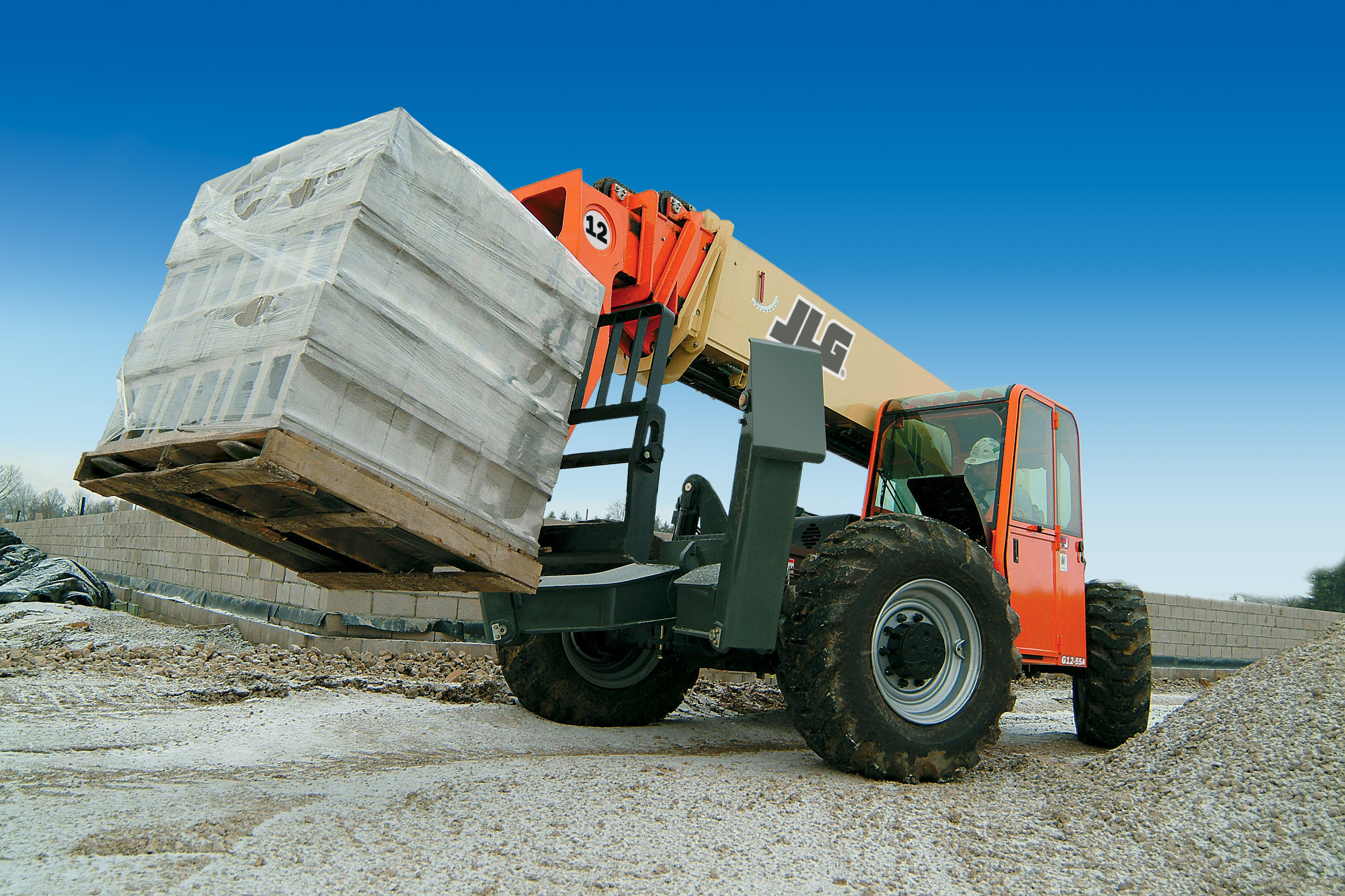 JLG lift equipment in action.