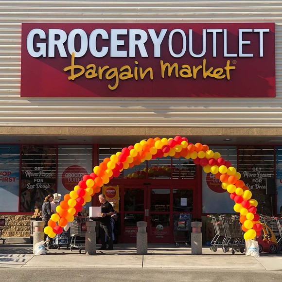 A Grocery Outlet storefront