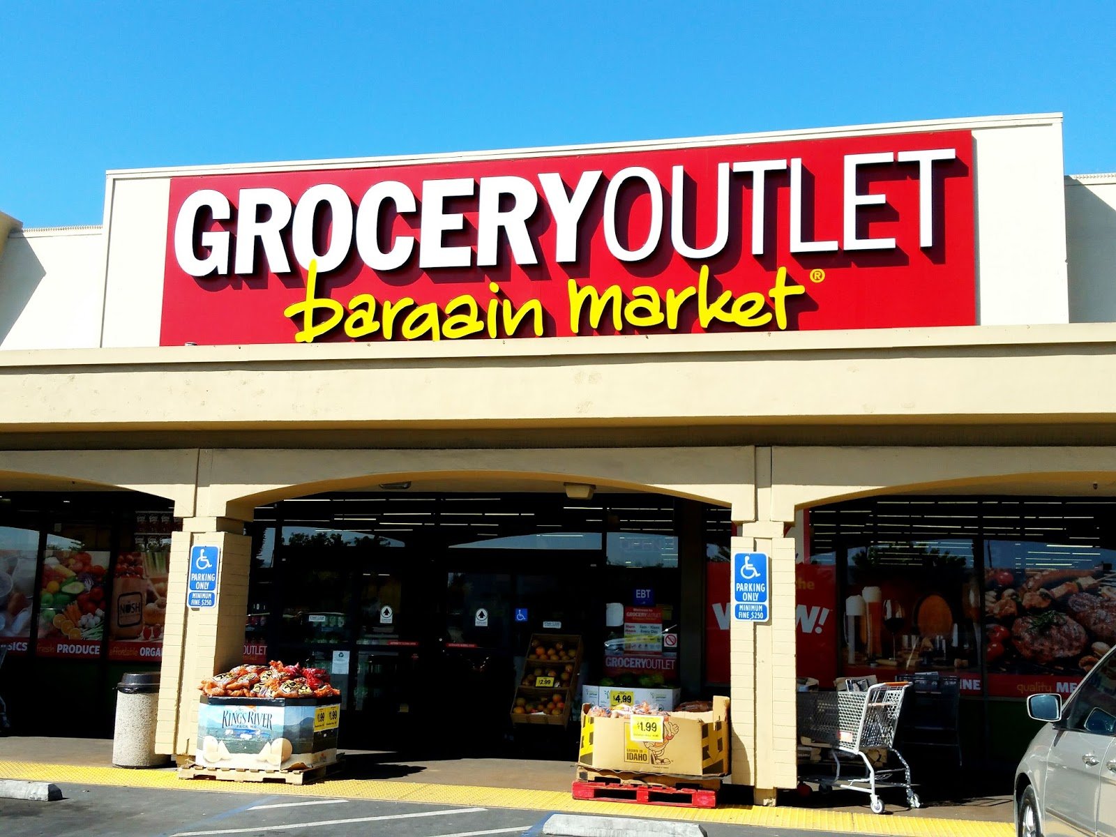 Grocery Outlet storefront