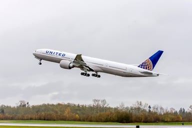 United plane taking off