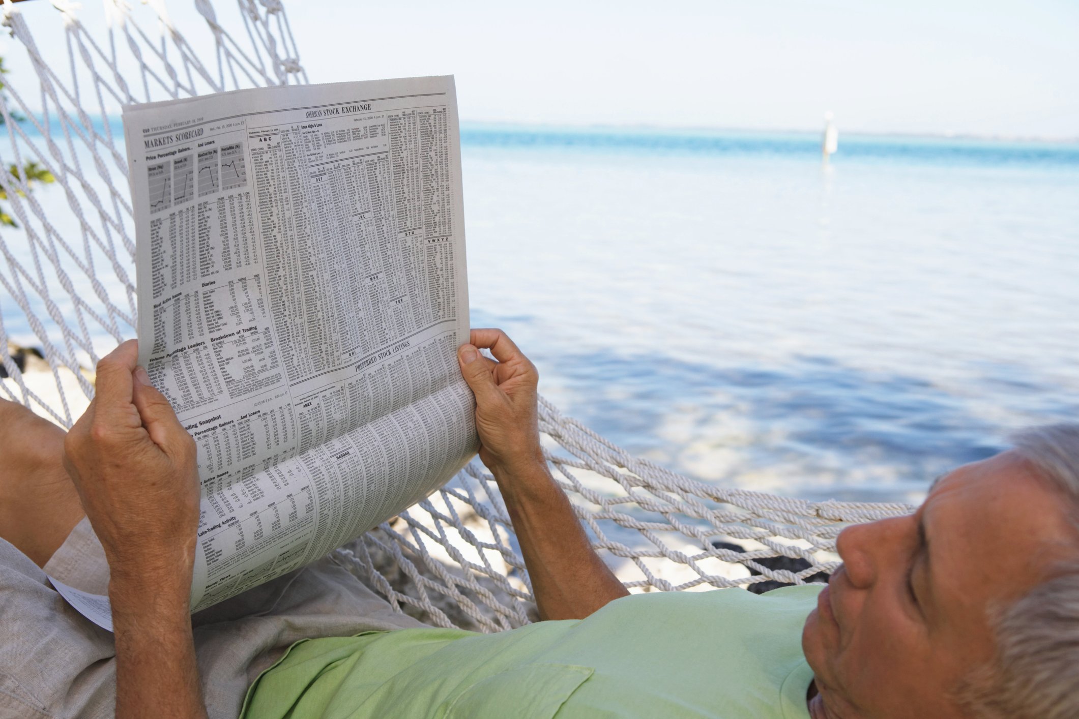 man summer hammock newspaper