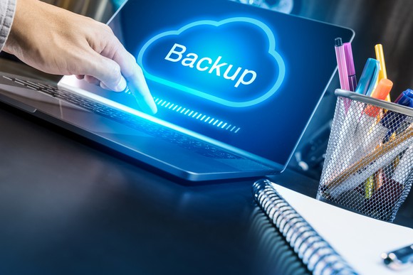 User backing up a laptop to the cloud