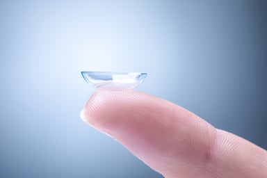 Contact lens on finger tip