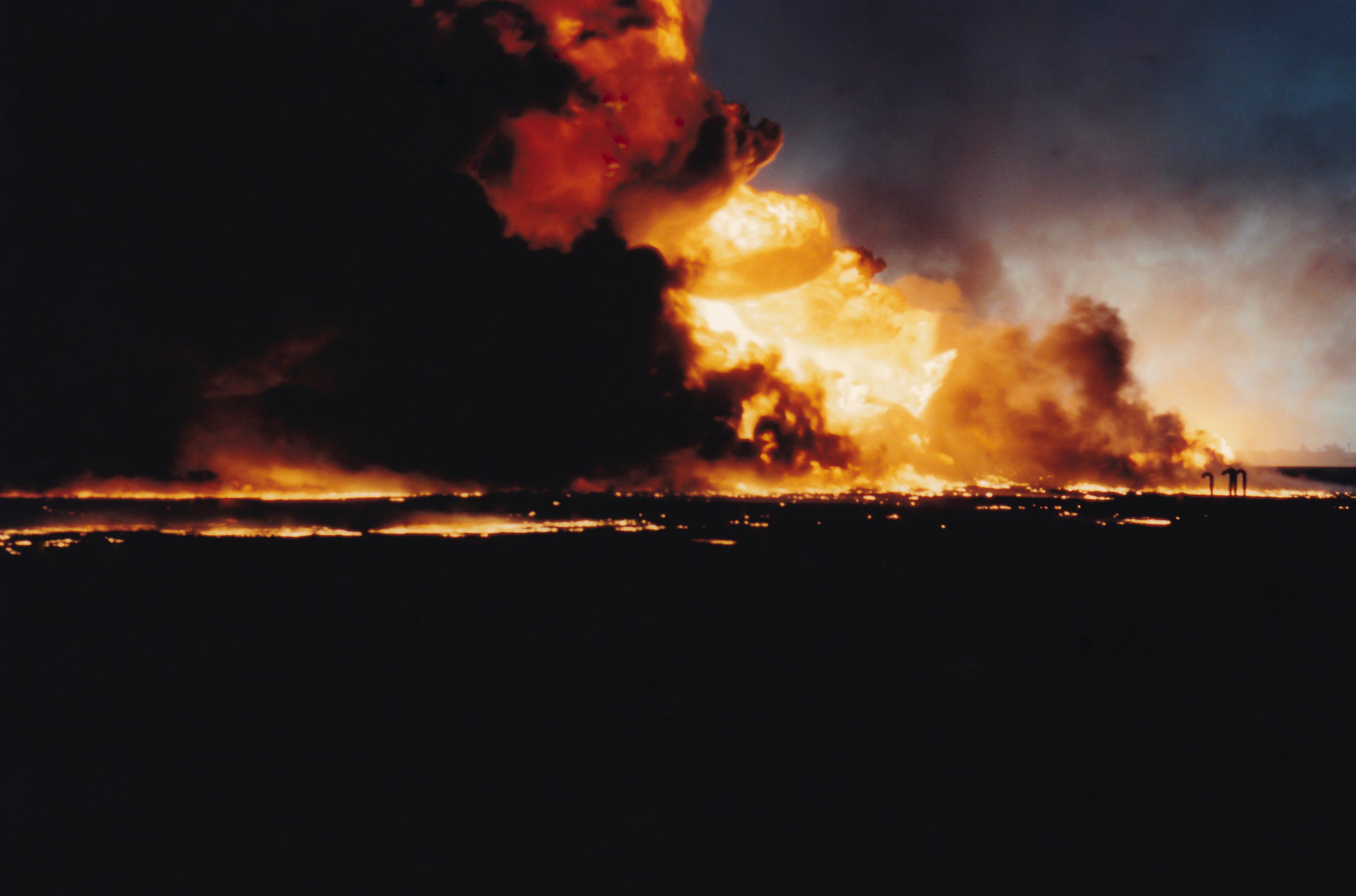 Oilfields ablaze in Kuwait during the first Iraq War