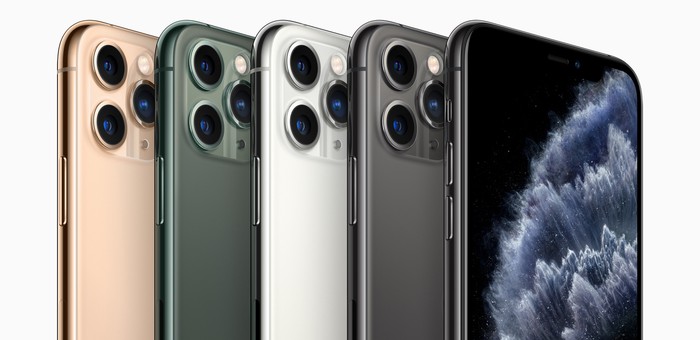Several iPhone 11 Pro phones in a row