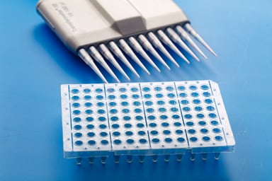 557 96 well plate pipette