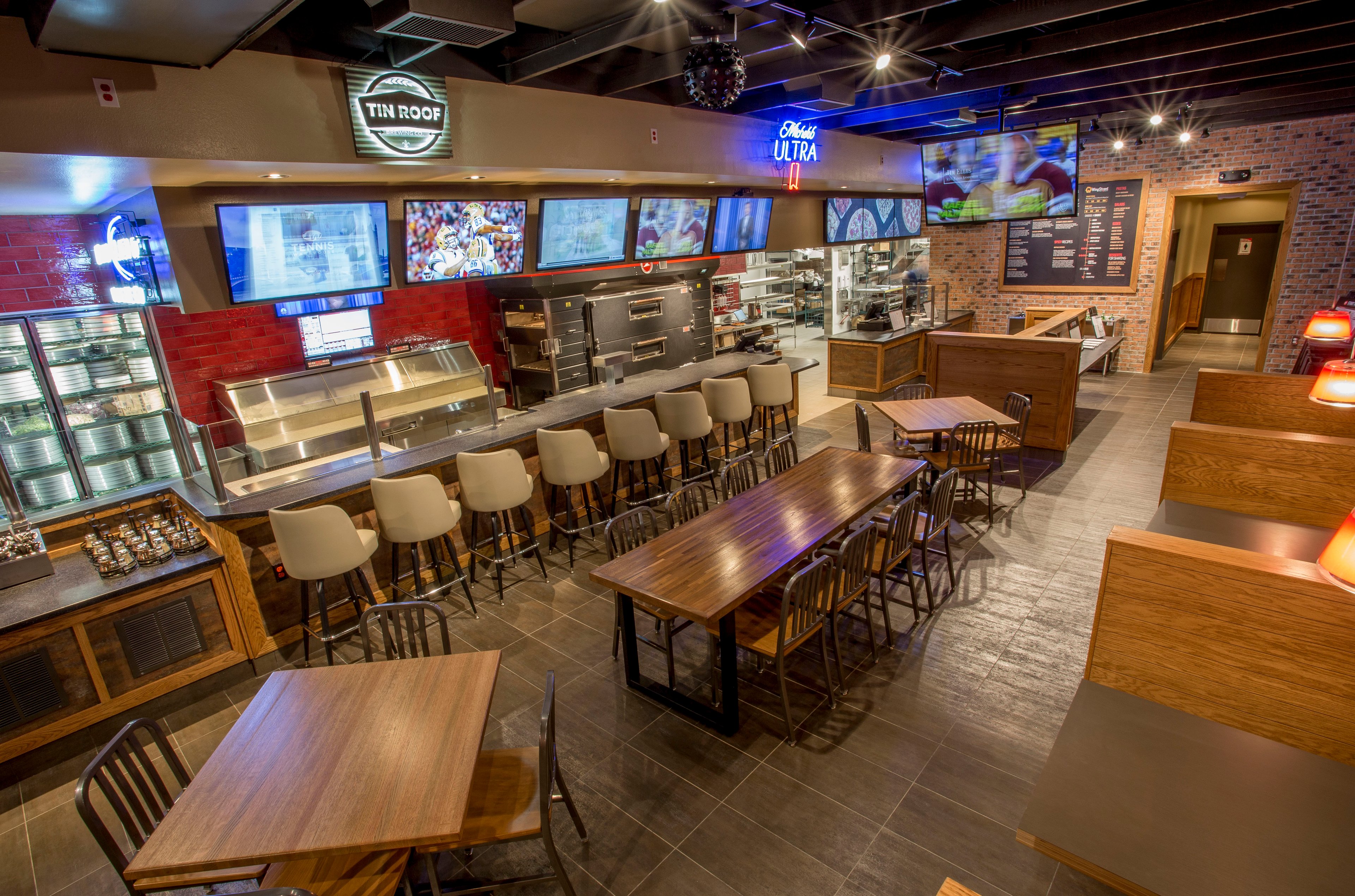 The interior of a Pizza Hut restaurant.