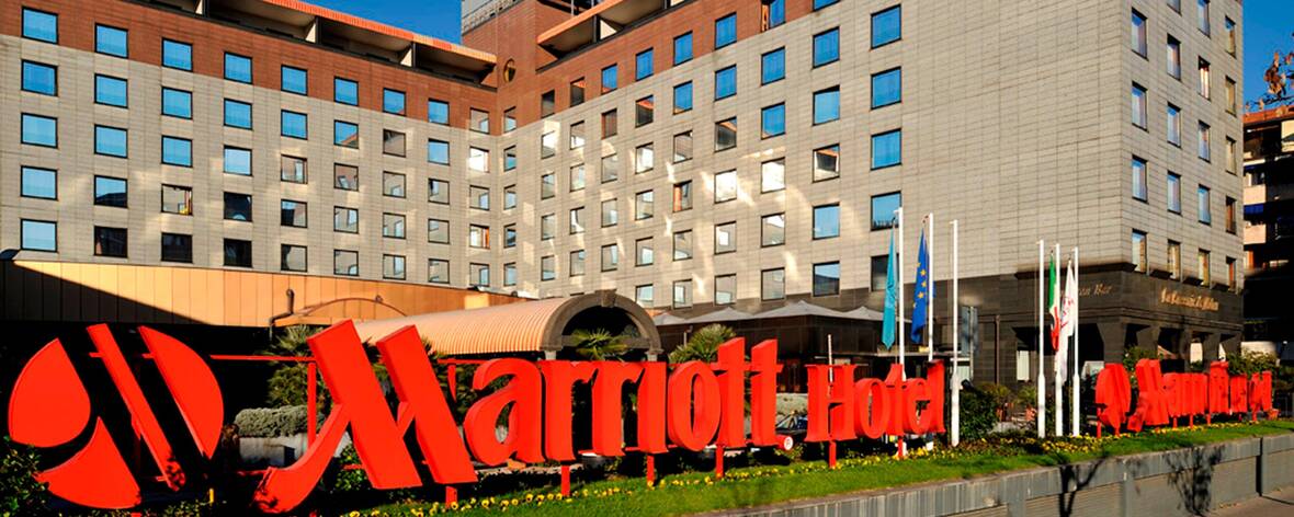 Marriott hotel sign