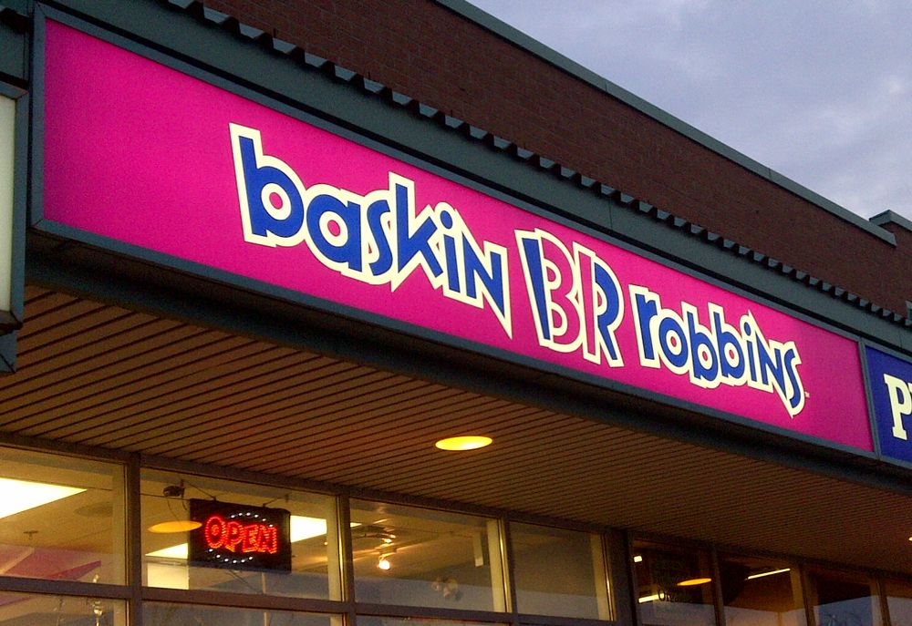 The exterior of a Baskin-Robbins restaurant.