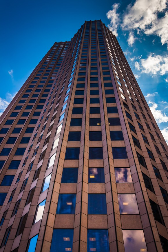 The State Street building in Boston, looking from the ground up.