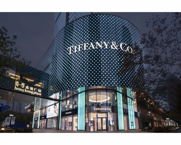 Exterior of Tiffany store in Hong Kong at night