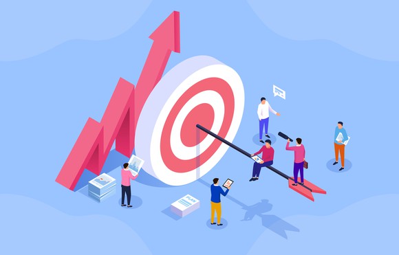 red arrow behind bullseye symbol with workers nearby indicating growth