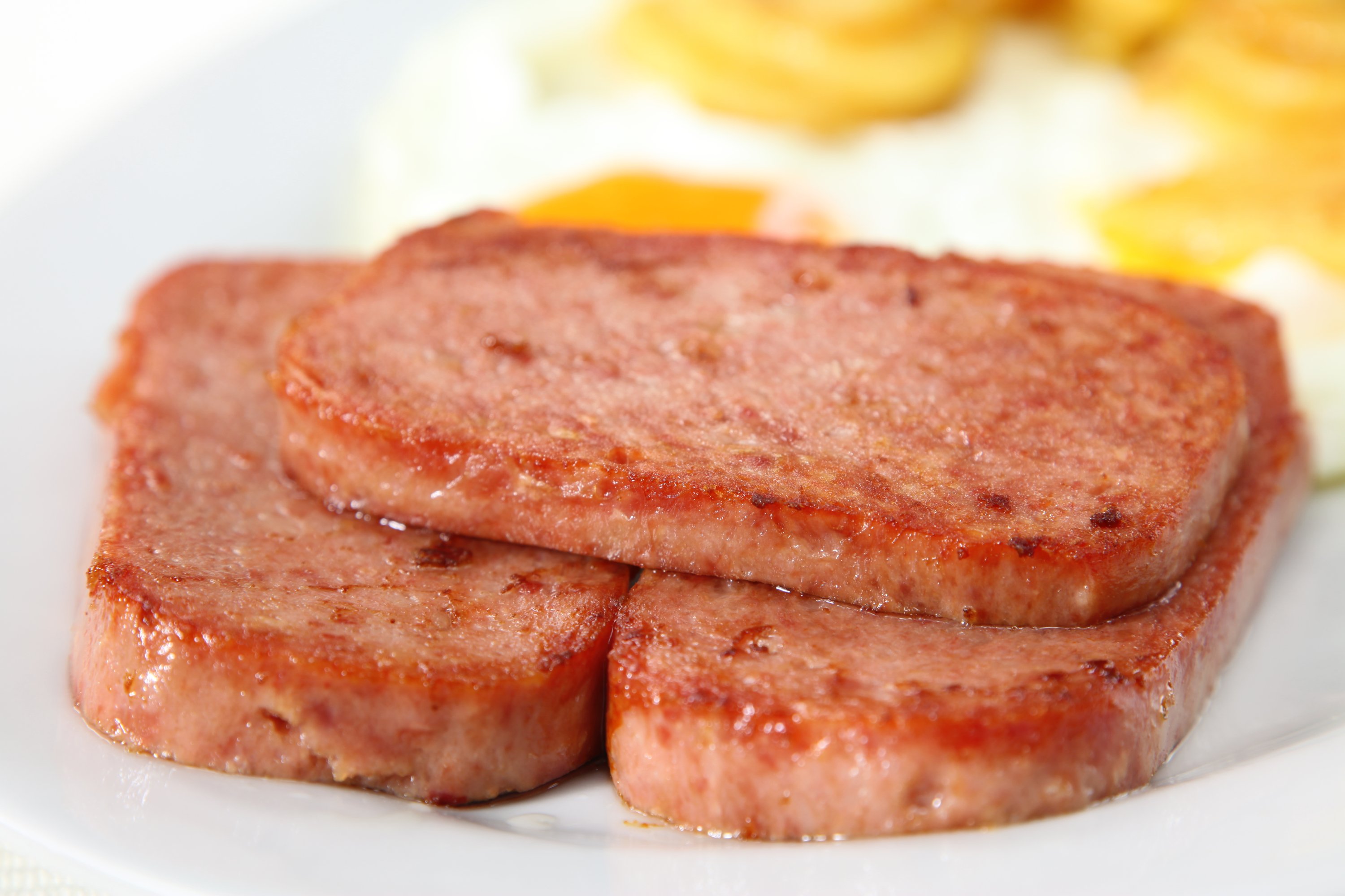 Fried luncheon meat.