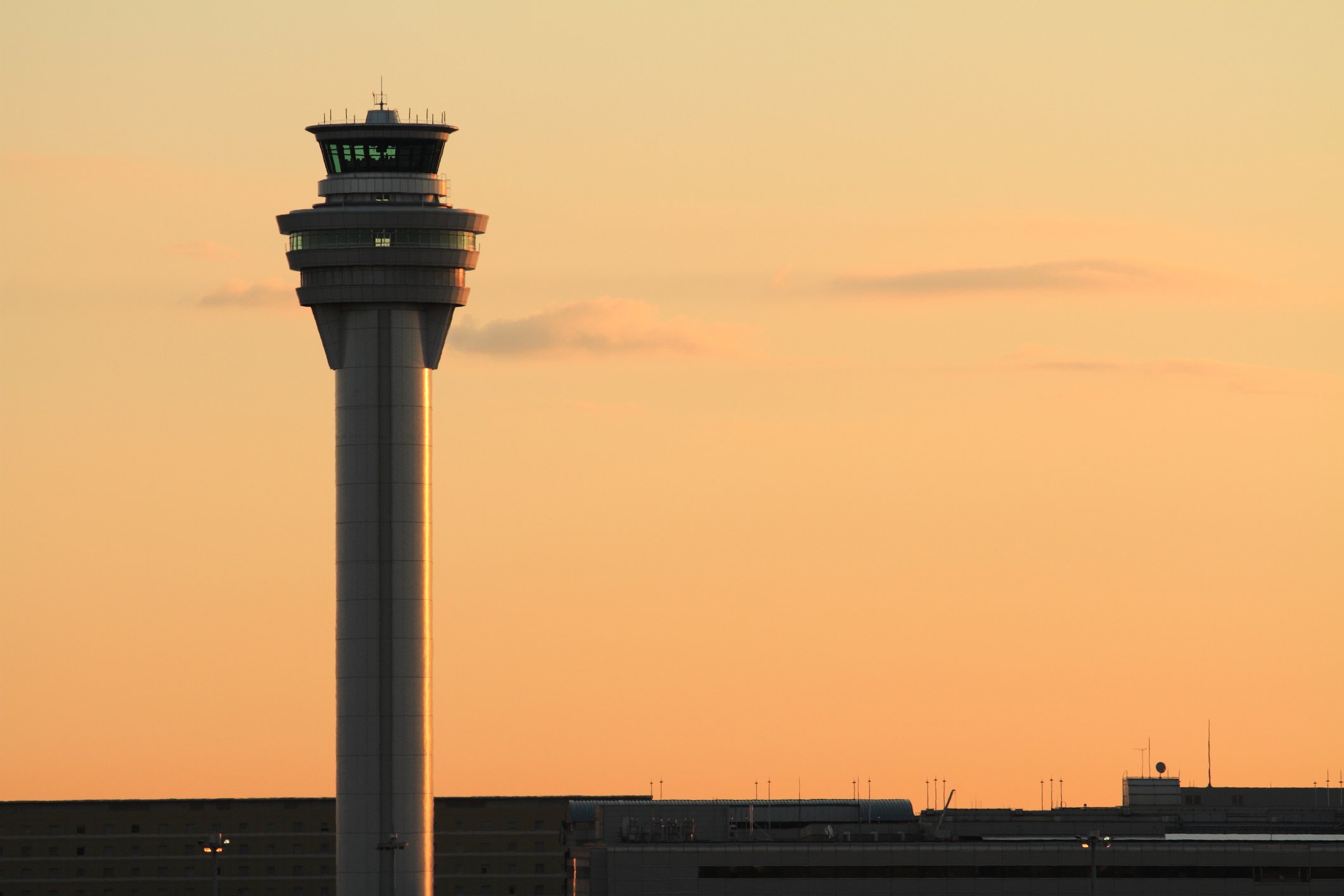 Aircraft control tower. 