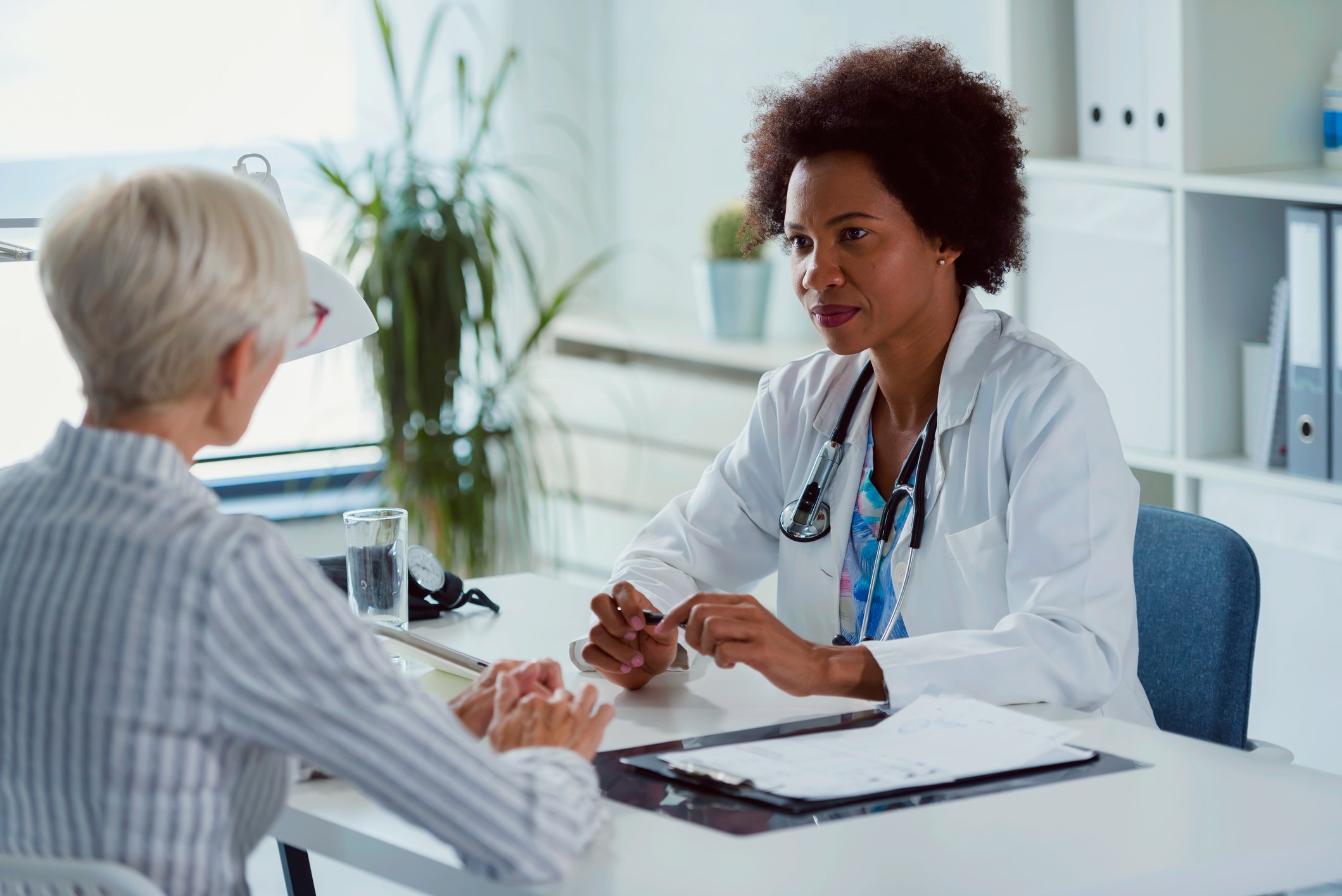 senior-woman-at-dr