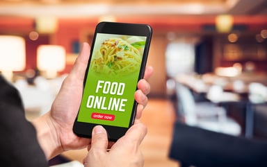 GettyImages-mobile device ordering food online