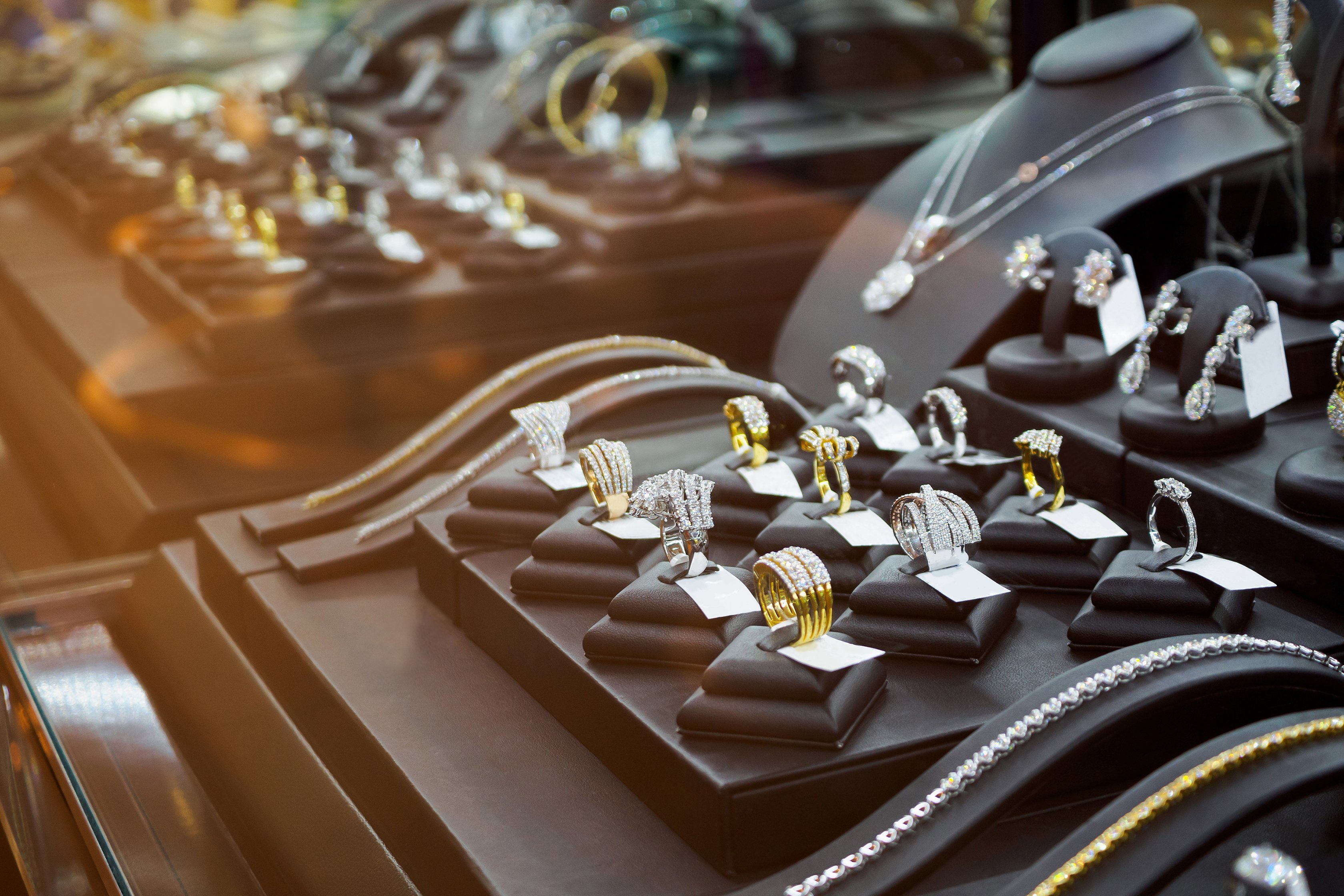 Diamond Gold Jewelry Showcase