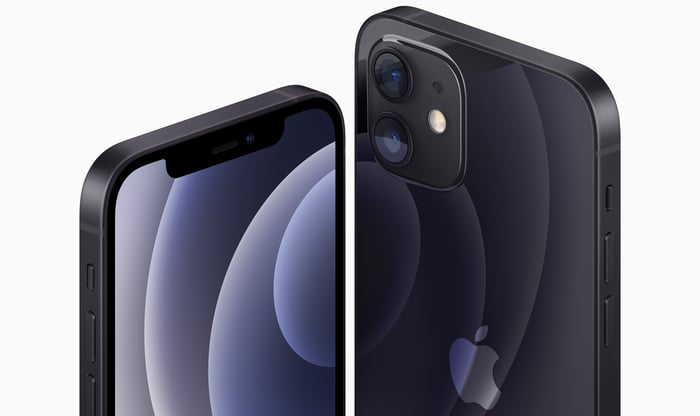 iPhone 12 and 12 Mini in black
