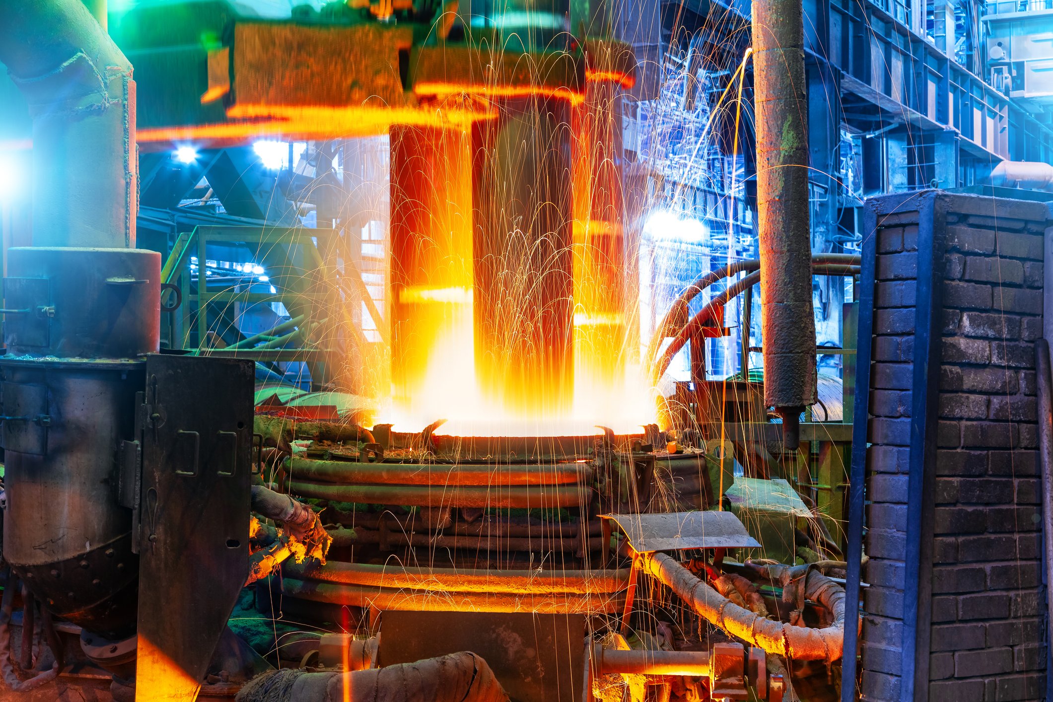 An electric arc steelmaking furnace
