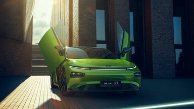 2021-XPeng-P7-Wing-green