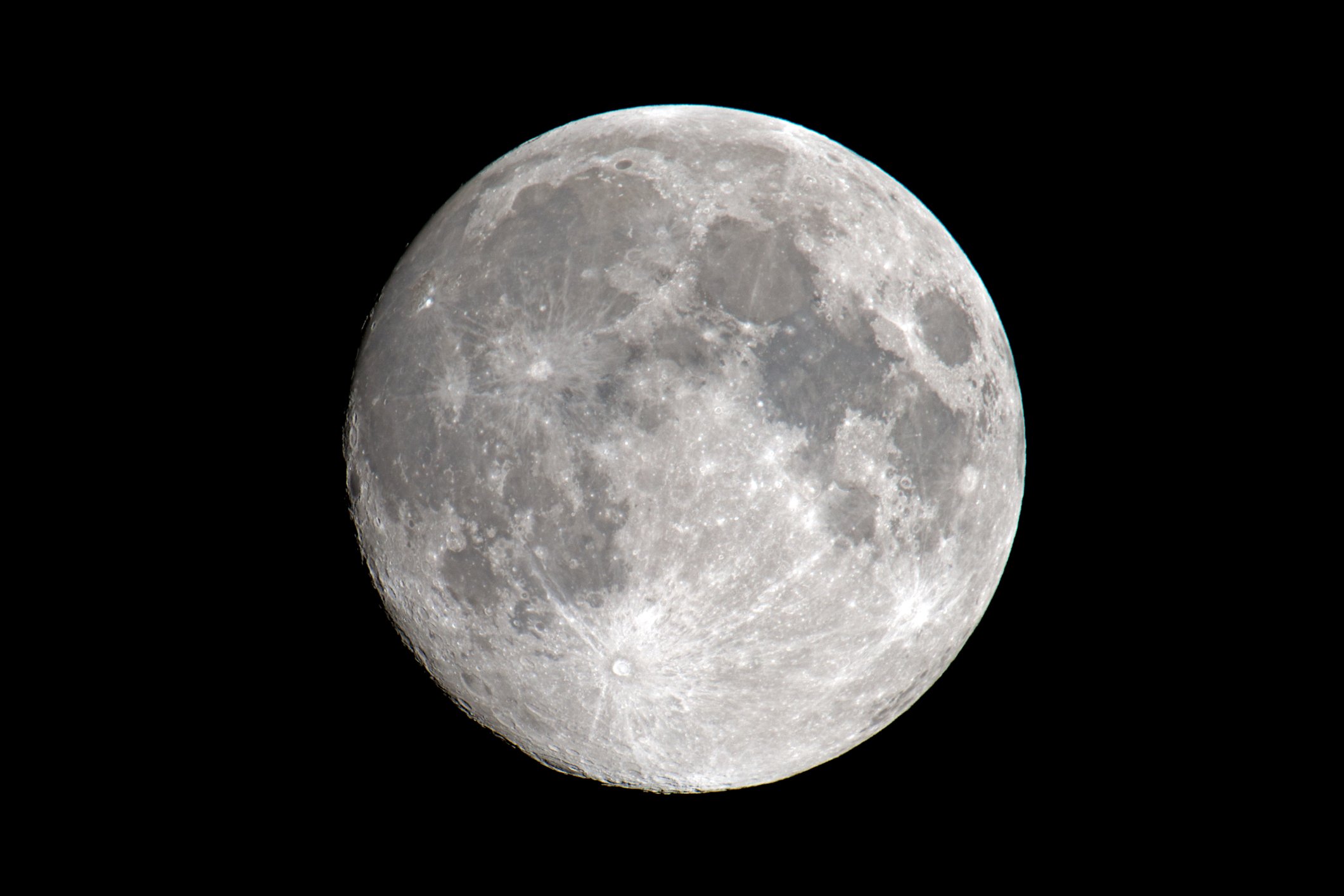 Full moon against a black background