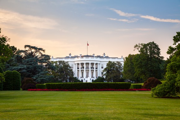A view of the White House in Washington D.C. from the front lawn.