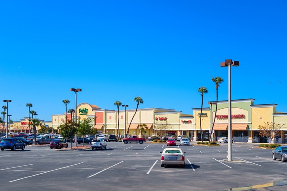 Outdoor view of a strip mall.