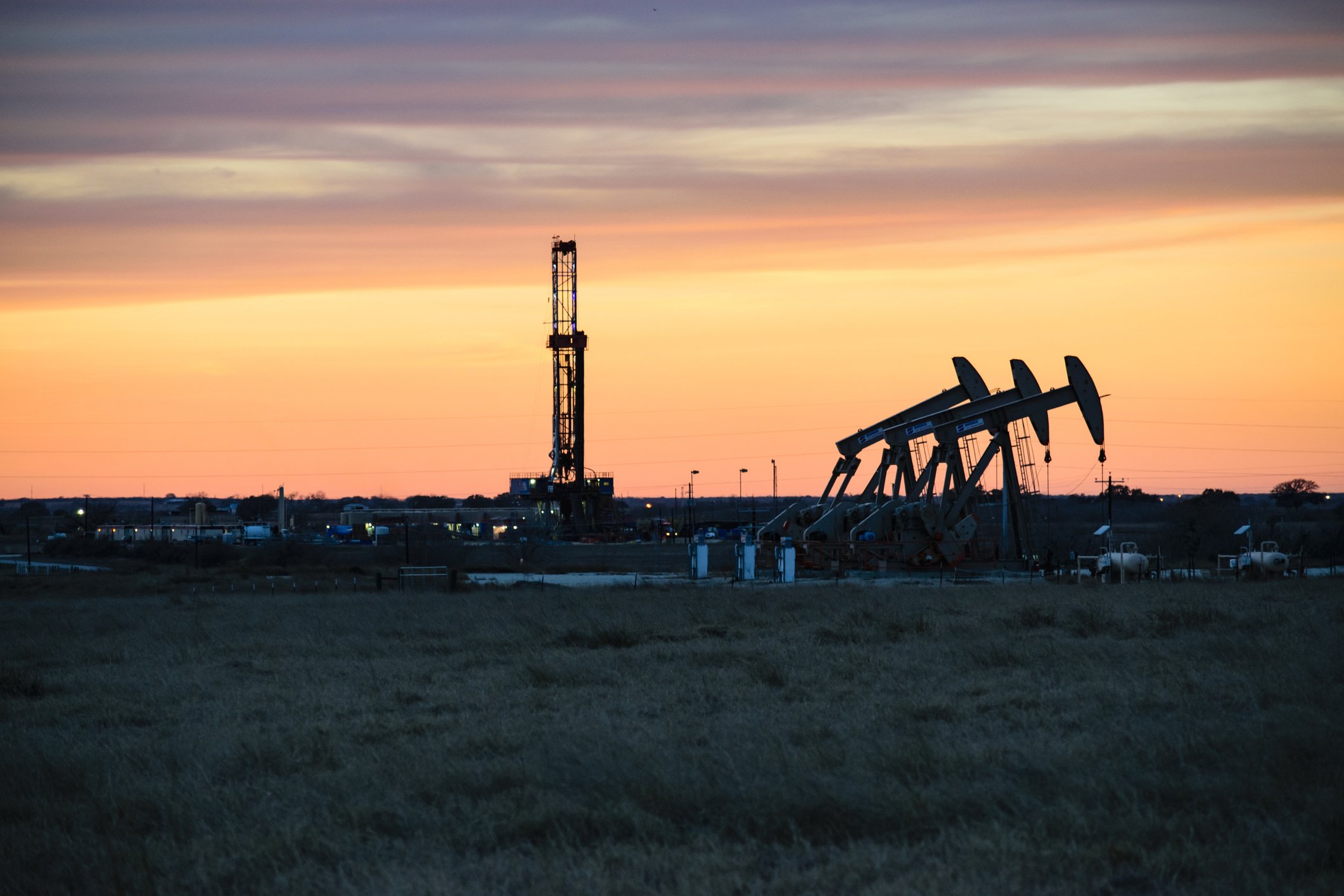 oil well operating in the plains