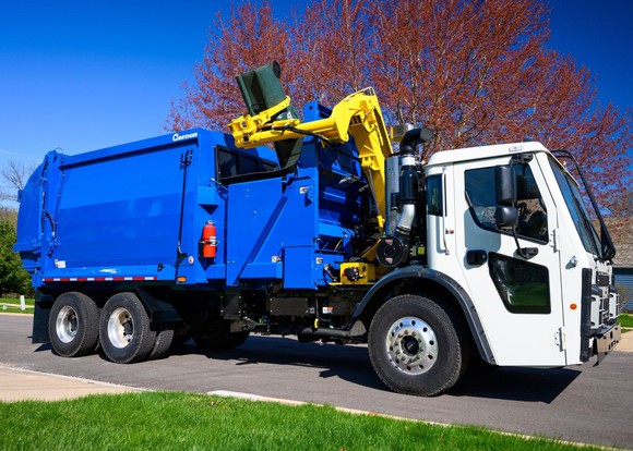 Curbtender side loading refuse truck