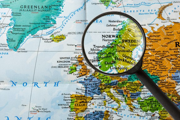 Map of Norway under a magnifying glass