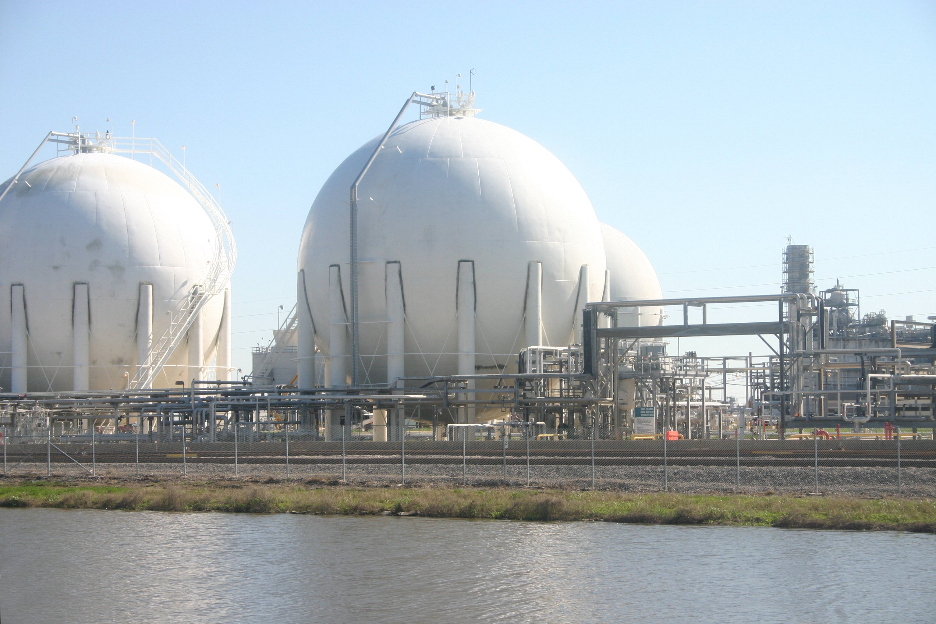 Natural gas storage tanks