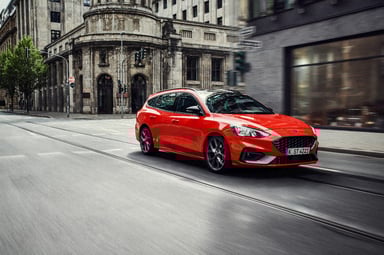 2019FordFocus_ST-Wagon_1