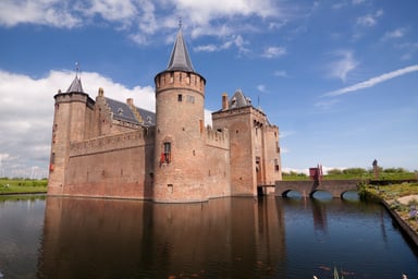 GettyImages-Castle and moat
