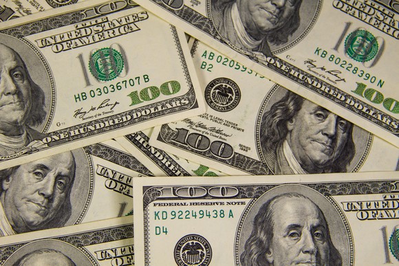 Hundred-dollar bills.