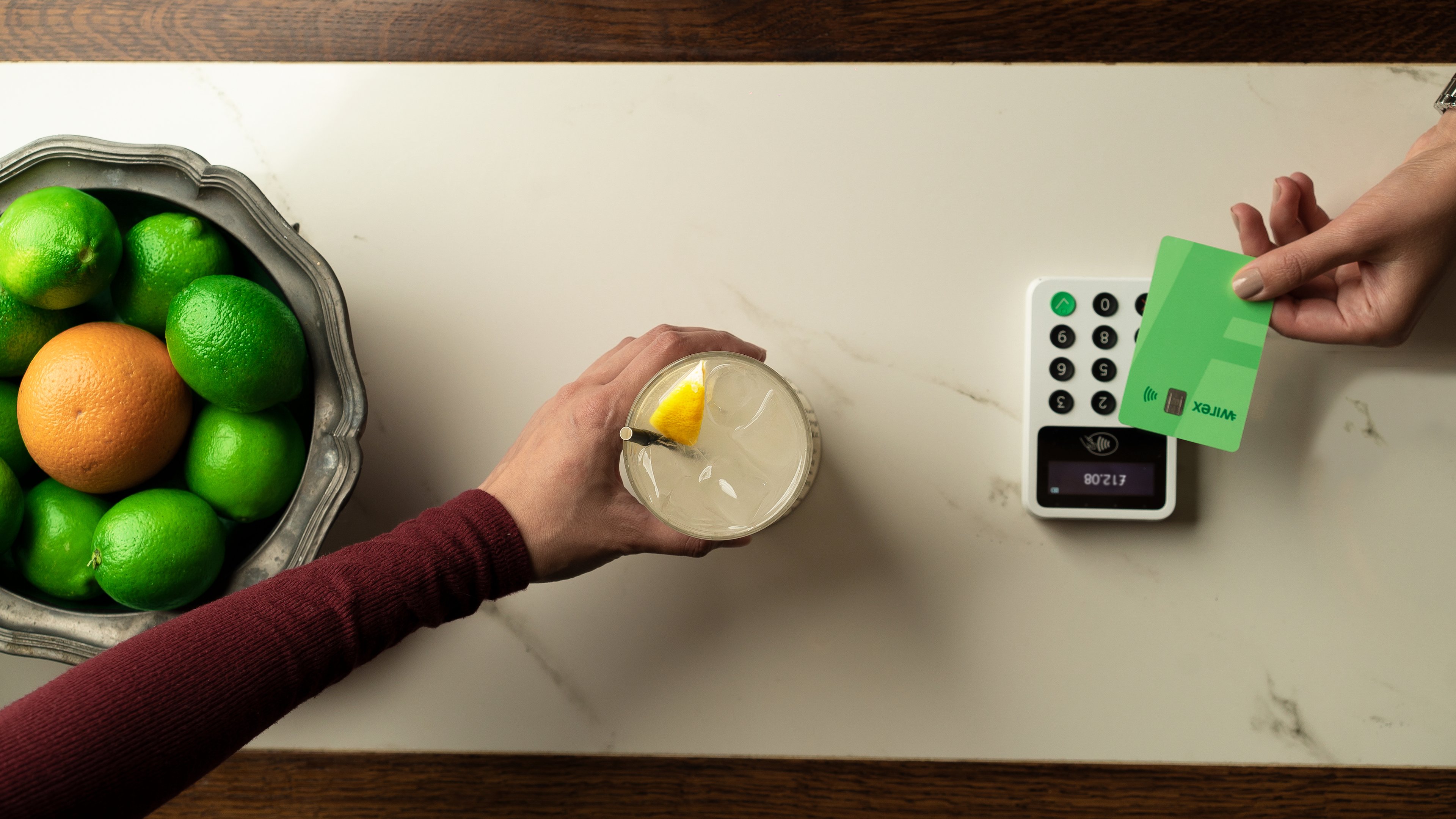 Person making a purchase with a Wirex crypto card.