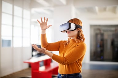 GettyImages-woman in vr headset