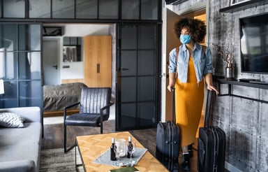 hotel-coronavirus-mask-travel